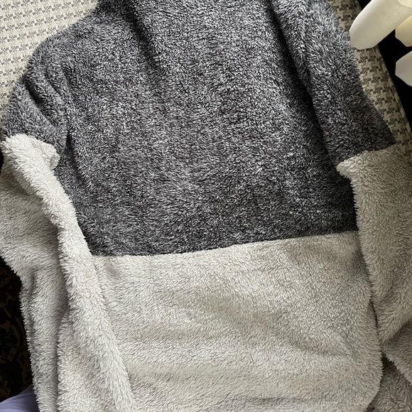 Multicolored Sherpa - Picture 2 of 3